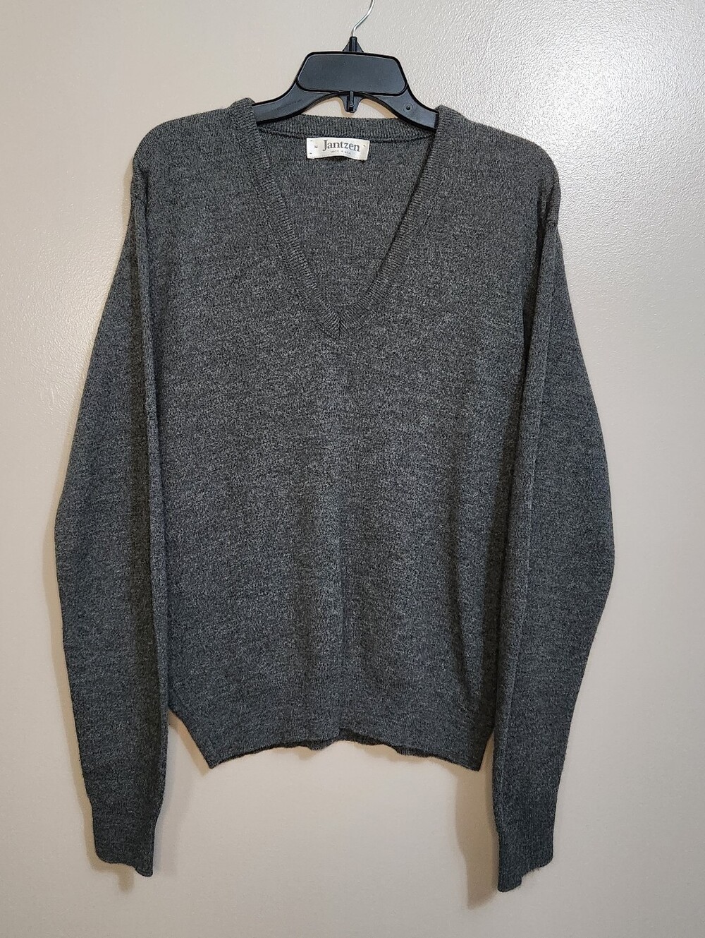 Vintage Jantzen Men's V-Neck Sweater - Dark Gray Size Medium Made In USA!